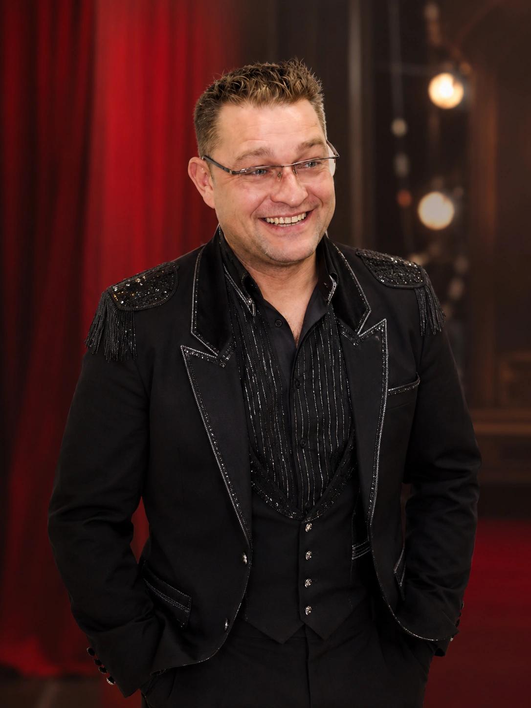 Алишер Алиев — Акробат